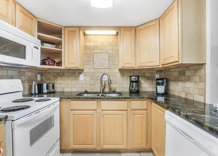 Island Winds West 774 Walk To Hangout Beachfront Kiddie Pool Holiday home Gulf Shores